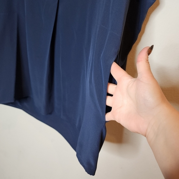 Vince Silk Tunic Pockets. Long Sleeve band collar. Size Small. - Picture 6 of 16